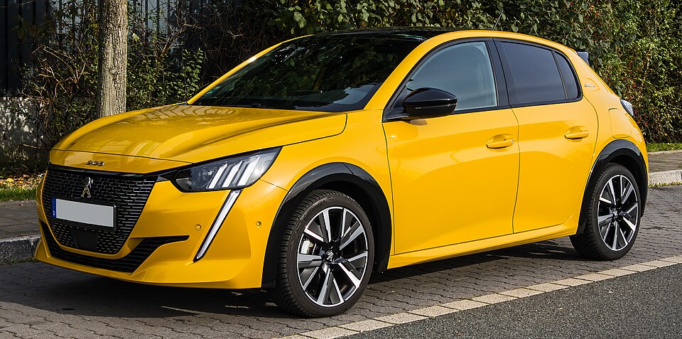 Peugeot 208 — Compacte à louer à Témara